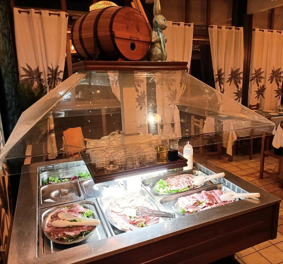 Отель Kamea Club La Gironie Turenne Экстерьер фото